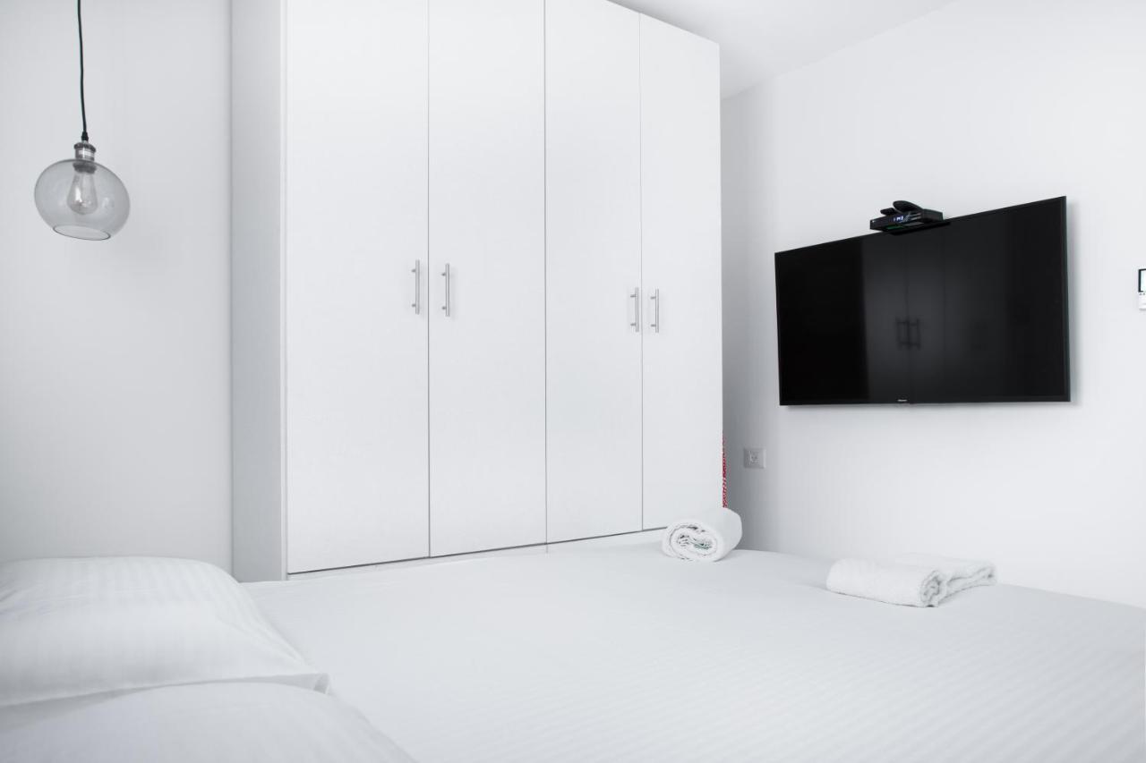 צופית אירוח: Cozy With Versatile Layouts Apartment